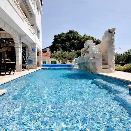 Family Friendly House With A Swimming Pool Plano, - 23902 Дом отдыха Трогир