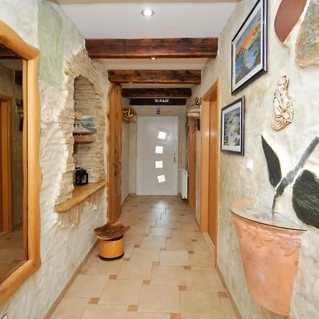 Family Friendly House With A Swimming Pool Plano, - 23902 Дом отдыха *