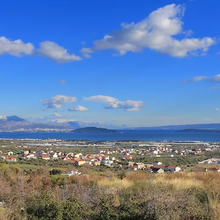 Дом отдыха Family Friendly House With A Swimming Pool Plano, - 23902