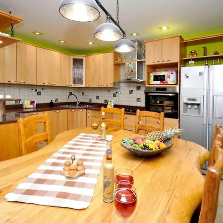 Family Friendly House With A Swimming Pool Plano, - 23902 Dom wakacyjny
