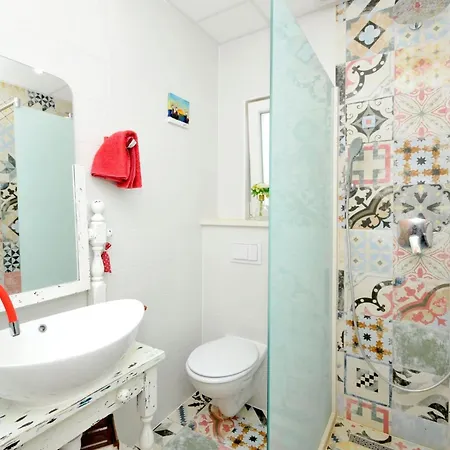 Family Friendly House With A Swimming Pool Plano, - 23902 Дом отдыха