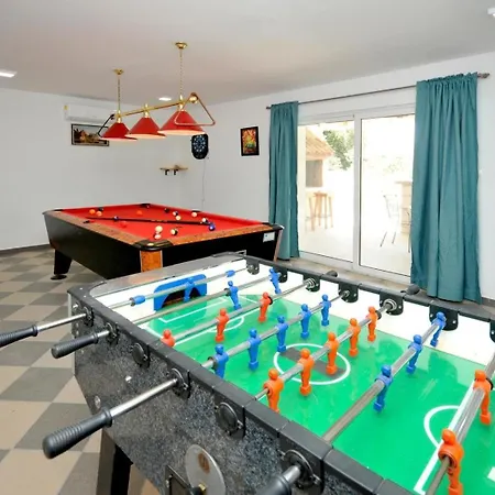 Дом отдыха Family Friendly House With A Swimming Pool Plano, - 23902 *